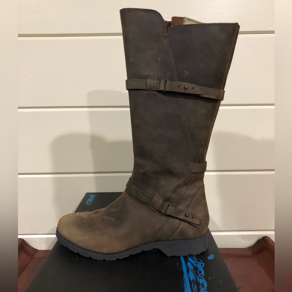 Teva brown riding boots.   Worn once.  Very cool